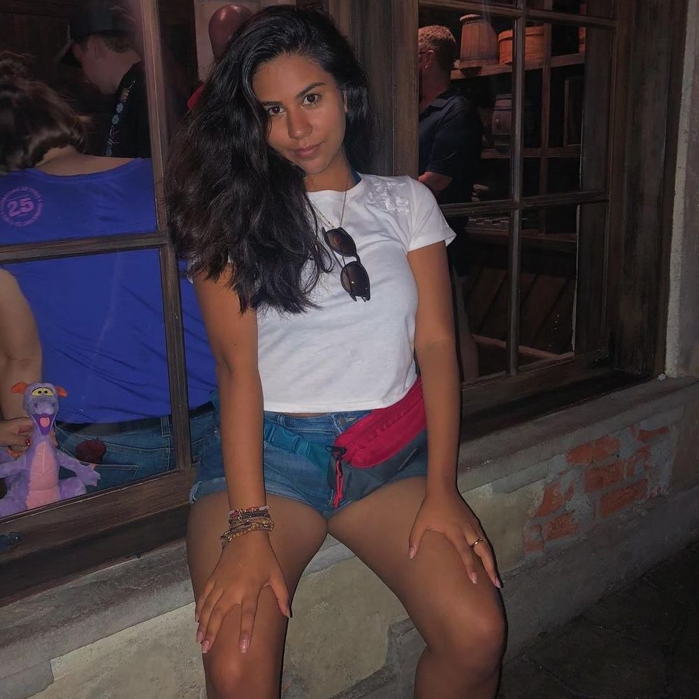 Meet your Posher, Andrea